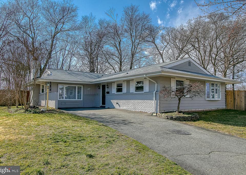 Great curb appeal on the largest lot