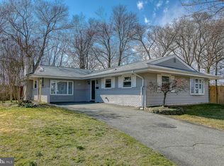 1033 S Ironwood Rd, Sterling, VA 20164