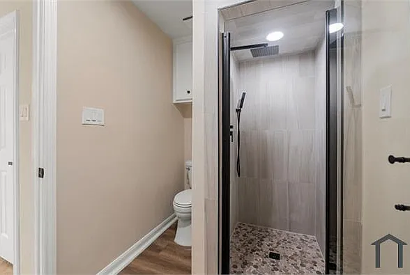 5 bed, 3000 sqft, $2,750 — Photo 2