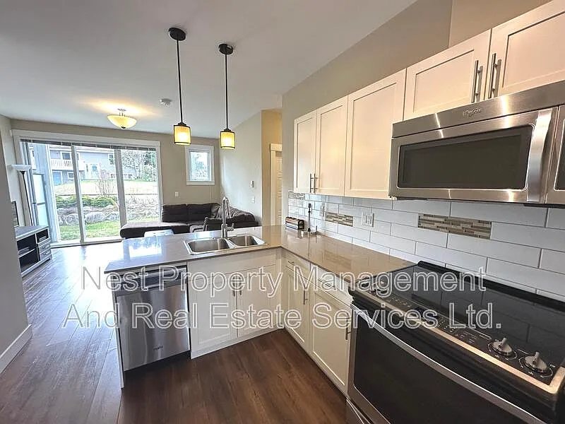 2 bed, 2.0 bath, $2,595 — Photo 2