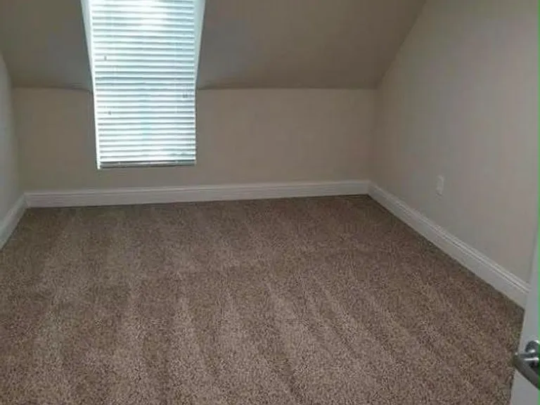 1027 E Union Bower Rd — Photo 11