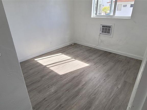 4th image of 111 SW 18th Ave #3