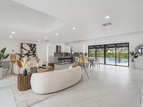 4th image of 16675 Sweet Bay Dr