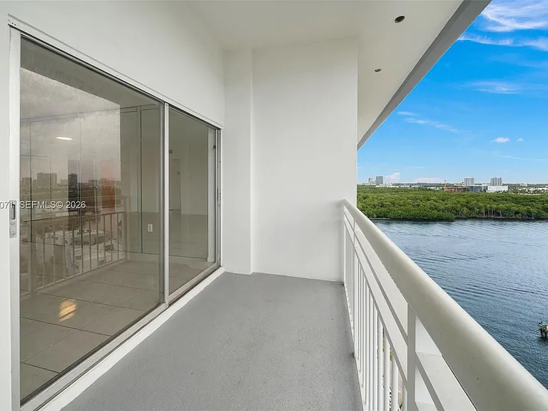 400 Kings Point Dr #1628 — Photo 21