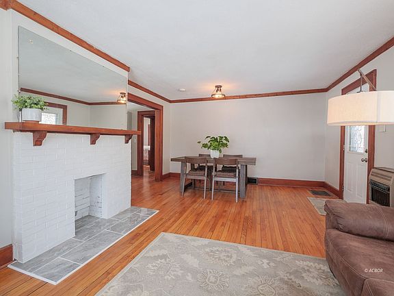 5th image of 8747 McLean Ln