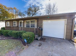 5519 SW 28th St, Topeka, KS 66614