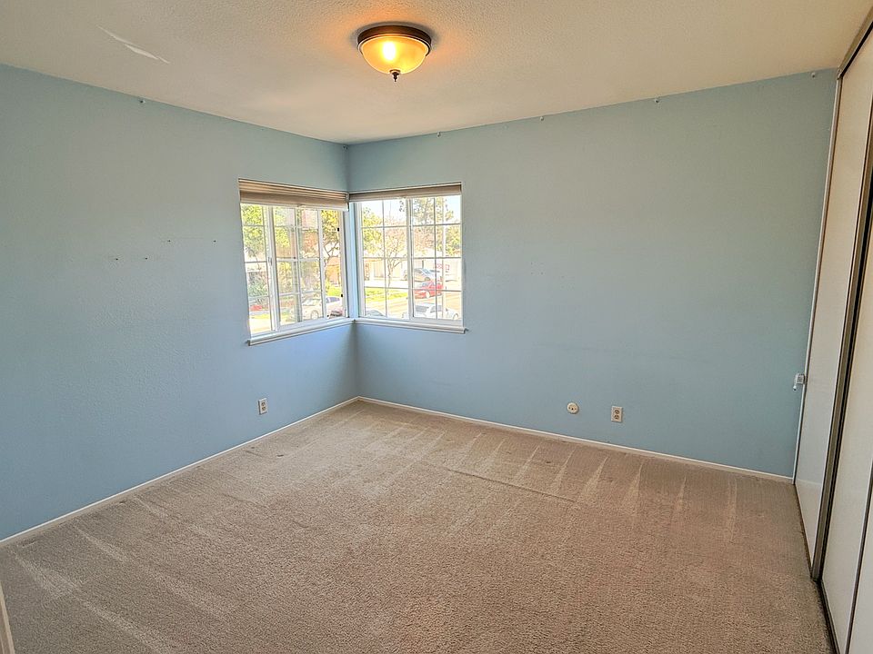 2nd image of 2302 W Flora St