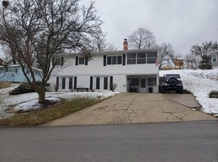 3 Forest Hills Rd, Hannibal, MO 63401