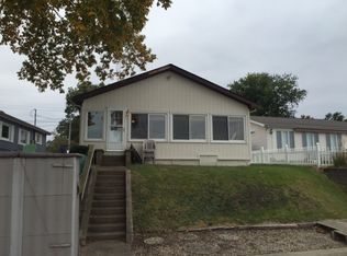 2422 Wolfs Point Dr, Rochester, IN 46975