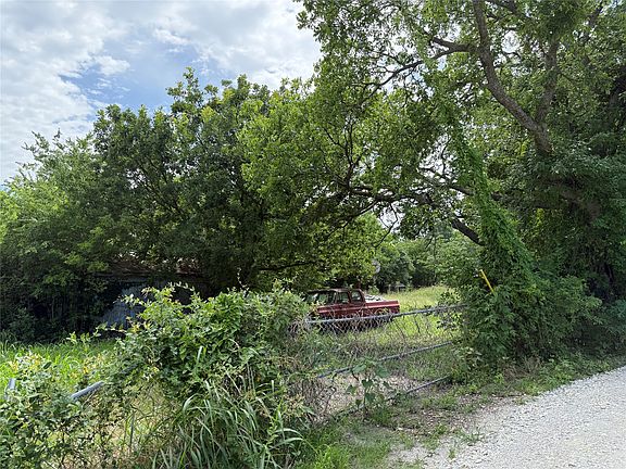 3rd image of 11152 Metz Rd