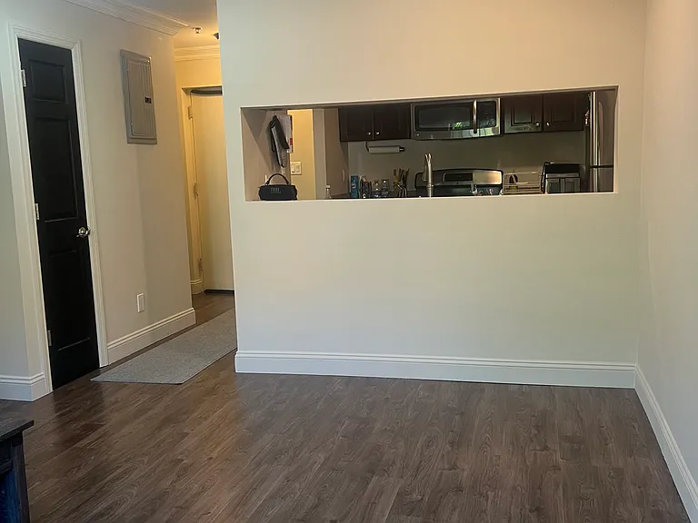 141-16 84th Dr #2D — Photo 3