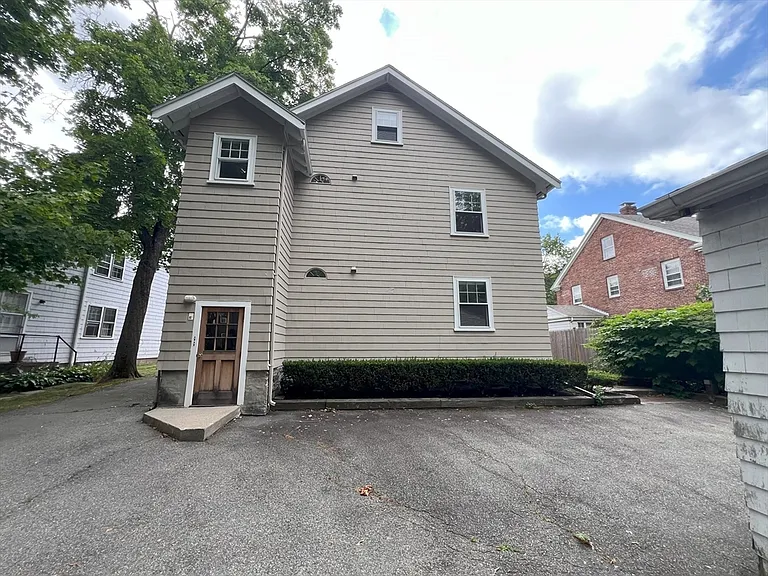 19 Maple St #19 — Photo 16