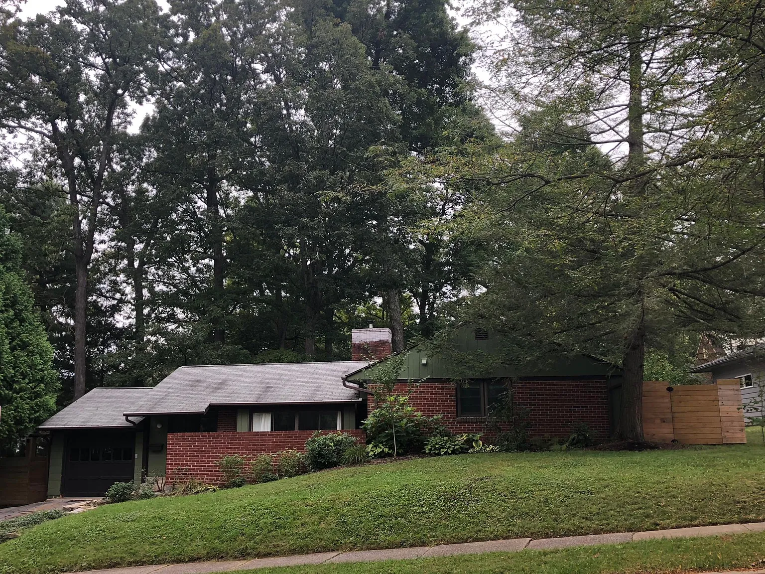 907 Taylor St photo 1