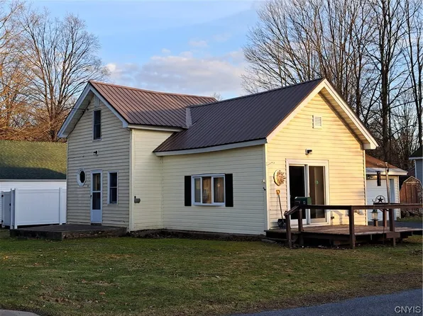 4 Elden St, Camden, NY 13316