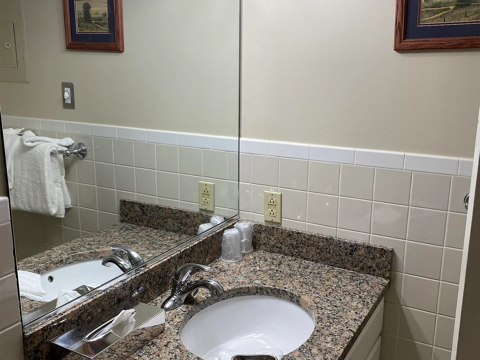 Eastern Slope Inn — Photo 3
