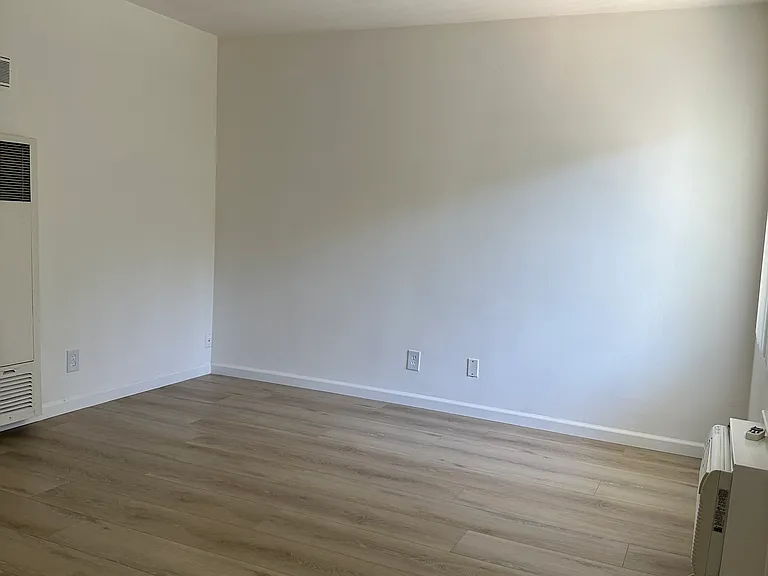 Gallatin Apartments — Photo 4