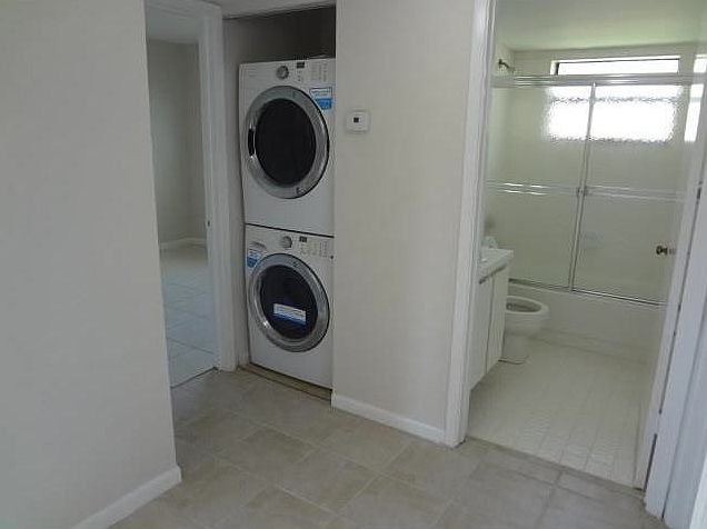 2nd image of 870 NE 207th Ter