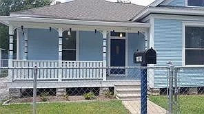 1813 Gentry St Photo 1