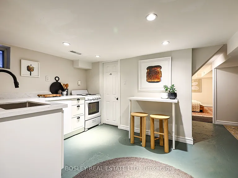 16 Hallam St #BASEMENT — Photo 13