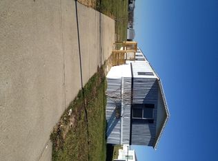 1201 Juniper Dr, Warrenton, MO 63383