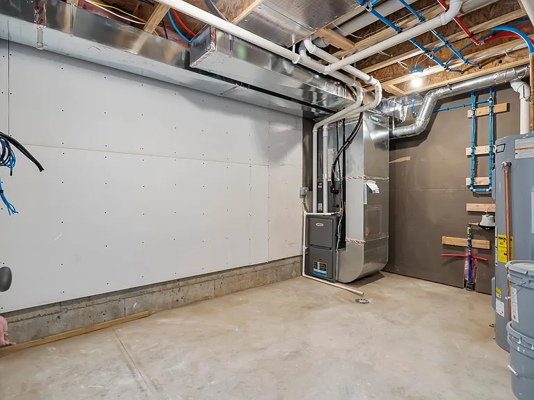 102 Sycamore Dr — Photo 36