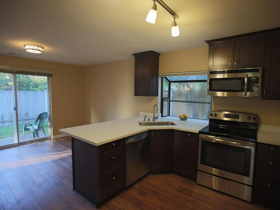 1st image of 18114 NE 91st Ct