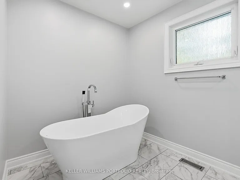287 Royal Albert Ct — Photo 29