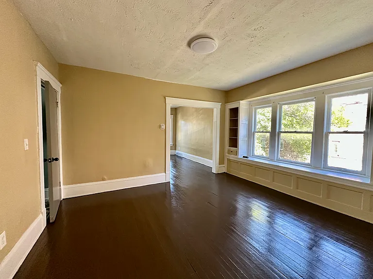 1315 E 85th St #2 — Photo 1