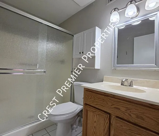 2149 E 10th St #2 — Photo 23