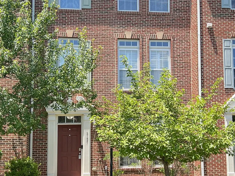 2153 Potomac Club Pkwy — Photo 1
