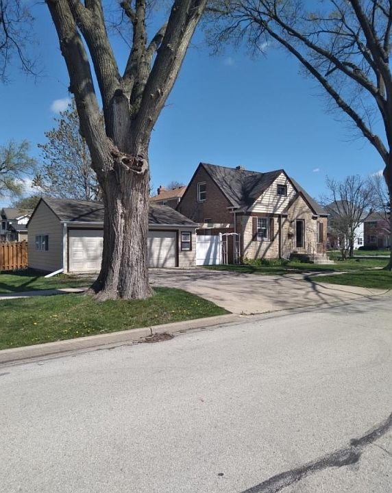 1st image of 644 S 10th Ave
