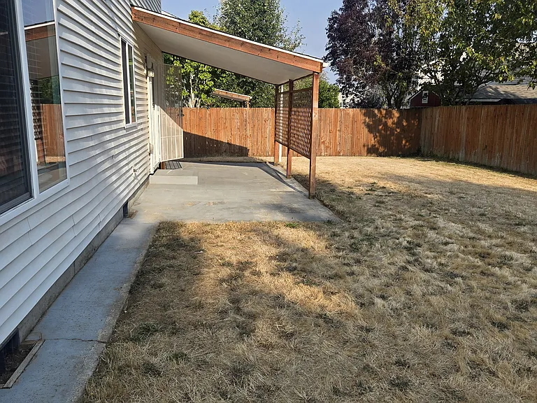 16503 NE 26th St — Photo 8