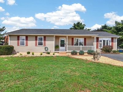 7 Featherstone Dr, Lyndhurst, VA, 22952