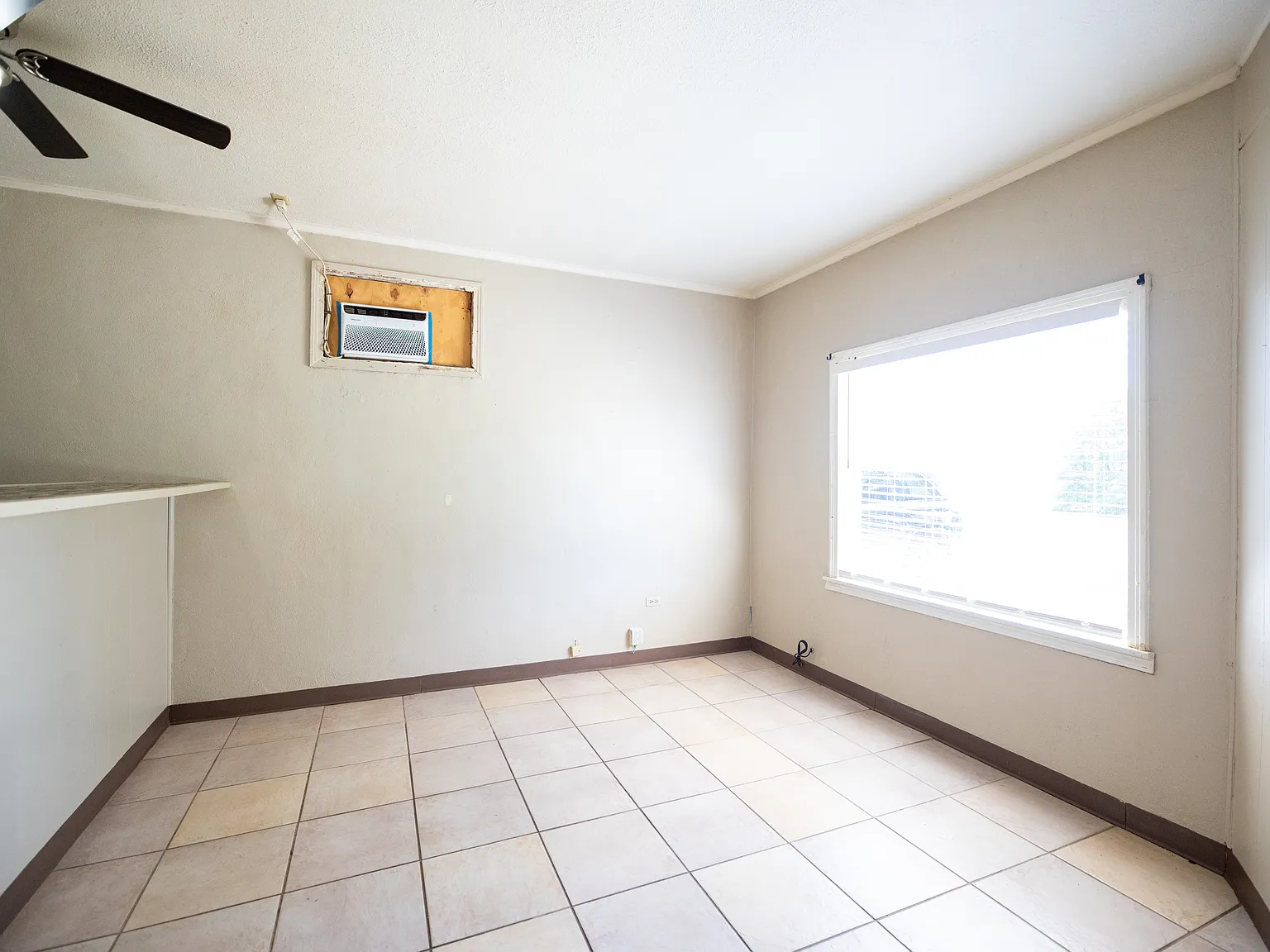 206 W Lincoln St — Photo 3