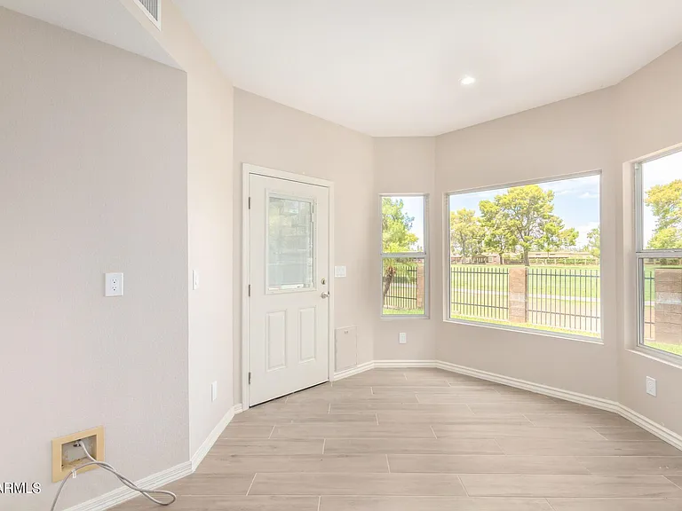 2322 S Rogers Cir #18 — Photo 29
