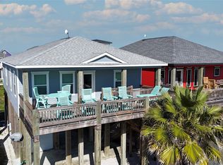 1815 Redfish Ln, Crystal Beach, TX 77650