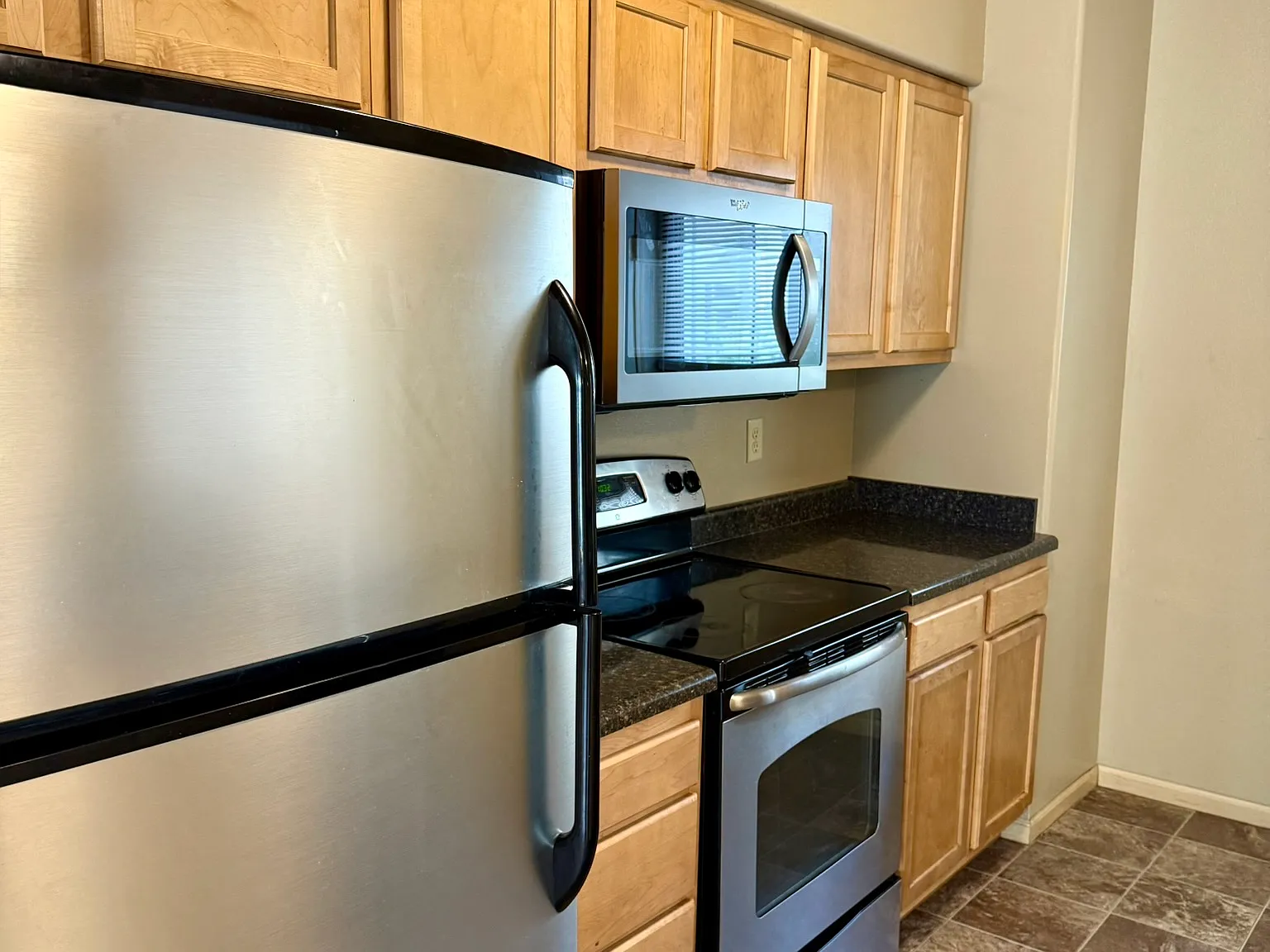 3 bed, 2.5 bath, $3,417 — Photo 2