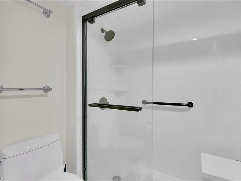 222 Harbour Dr #403 — Photo 16