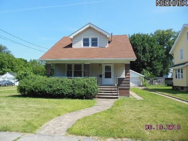 1st image of 832 W 23rd St