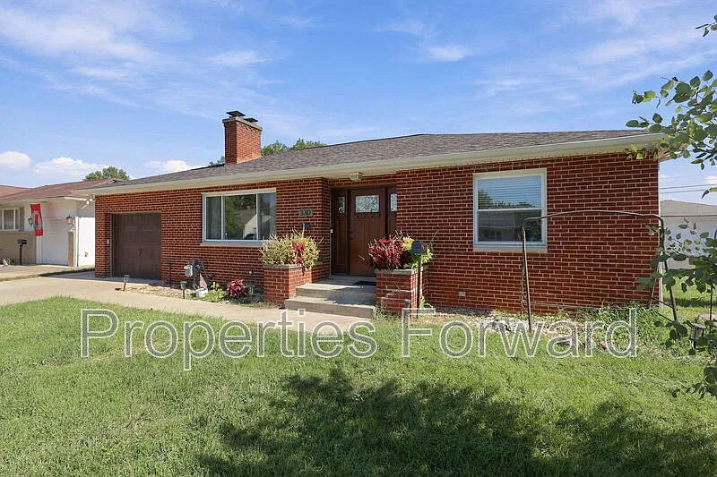 3 bed, 2.5 bath, 1316 sqft, $1,900 — Photo 4