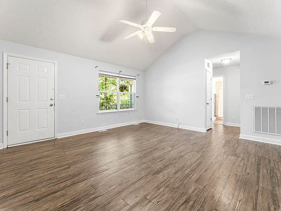 5th image of 52 Charterhouse Ave