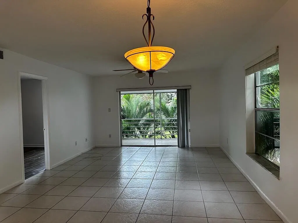 2 bed, 2.0 bath, 1024 sqft, $2,100 — Photo 4