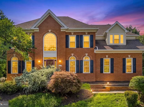 6914 Winter Ln, Annandale, VA 22003