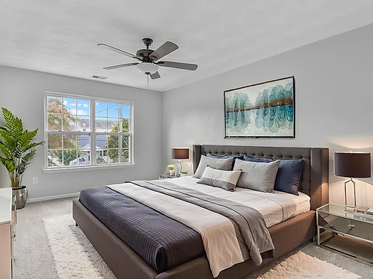 430 Woodford St — Photo 11