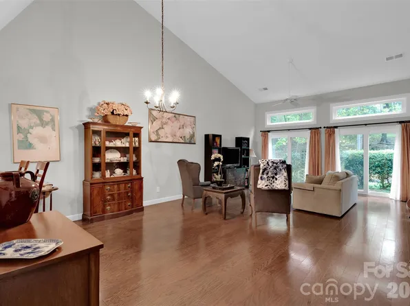 36 Old Post Rd, Lake Wylie, SC 29710