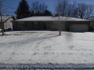 2734 E Meadowmere St, Springfield, MO 65804