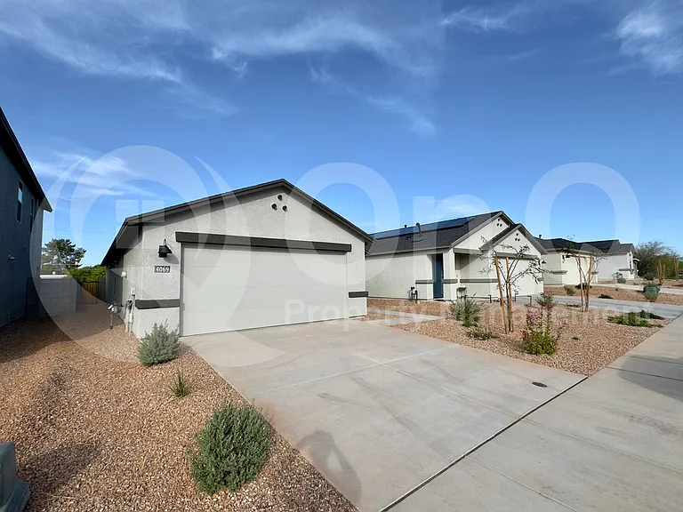 4069 E Market St — Photo 4