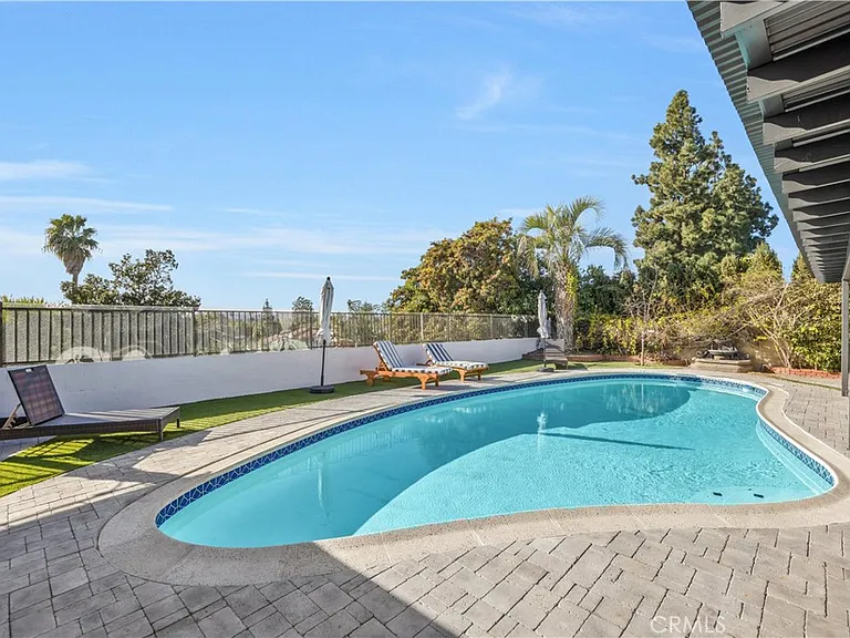 25266 Pacifica Ave — Photo 29