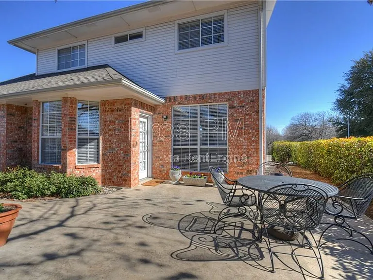 8435 Creekside Cir — Photo 26