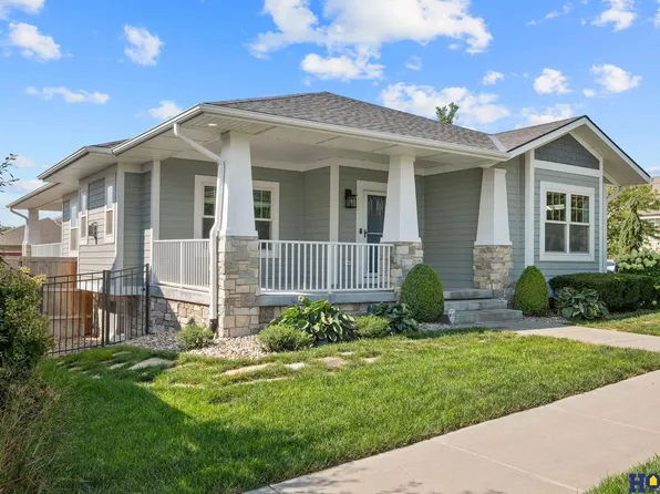6015 Hidcote Dr, Lincoln, NE 68516